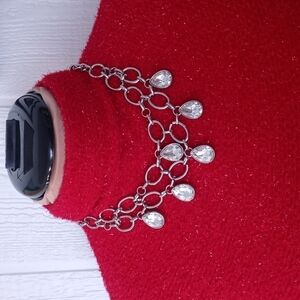 Beautiful crystal necklace 20 inches long